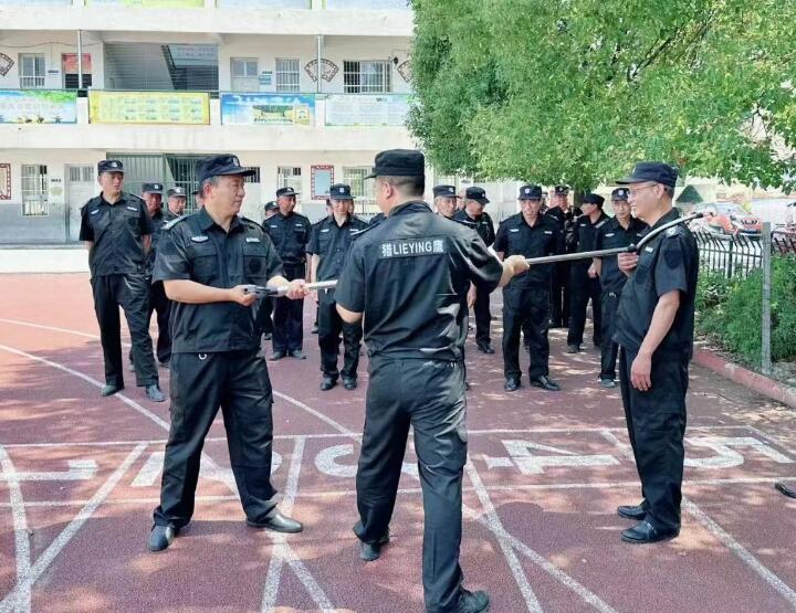 獵鷹保安公司在靳莊小學(xué)開(kāi)展保安聯(lián)動(dòng)培訓(xùn)